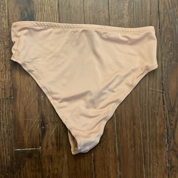 Nichole Lynel Long Sleeve Gown Floral Applique Full Bloom Medium Statement Piece - Picture 6 of 9